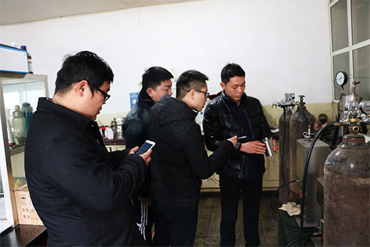 新員工進(jìn)廠實(shí)習(xí)--實(shí)驗(yàn)室、倉庫、車間參觀學(xué)習(xí)